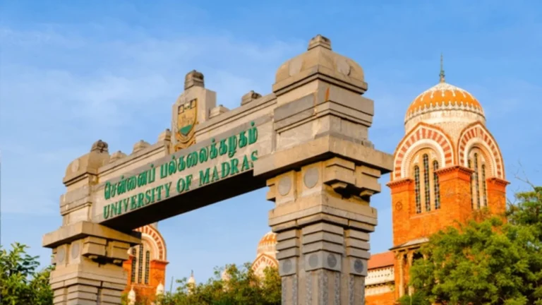தள்ளாடும் பல்கலைகழகங்கள்.. தவிக்கும் மாணவர்கள்..சமூக பொதுநல இயக்கம் குற்றச்சாட்டு-