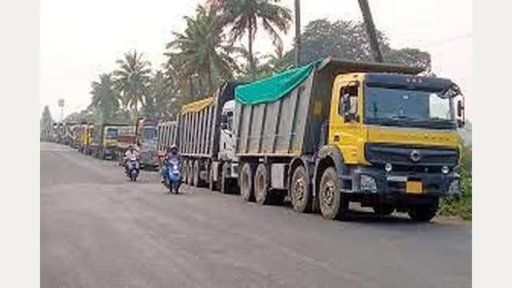 குமரி மாவட்டத்தில் கனிமவள லாரிகள் காரணமாக ஏற்படும் சாலை விபத்துகள் மற்றும் உயிரிழப்புகள்