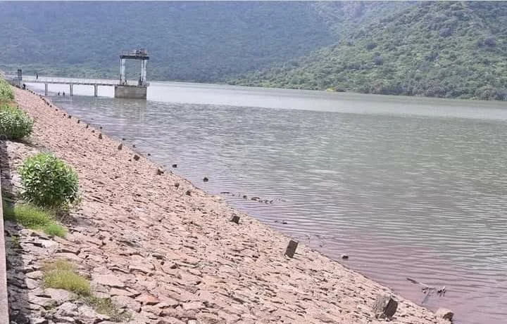 குமரி மாவட்ட நீர்வள மேம்பாட்டிற்கான முக்கிய கோரிக்கை
ஆரல்வாய்மொழி விவசாயிகளின் நீண்டநாள் கனவு நிறைவேறுமா?
2 கி.மீ இணைப்பு கால்வாய் ஆயிரக்கணக்கான மக்களுக்கு நன்மை தருமா?
பொய்கை அணையை ‘பொய் அணை’ என அழைக்கும் நிலை மாறுமா?