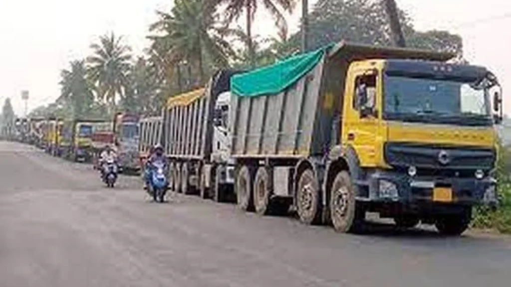 குமரி மாவட்டம் வழியாக செல்லும் கனிமவள லாரிகள் தொடர்பான சர்ச்சை