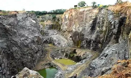 சட்டவிரோத கல்குவாரிகளை யார் கண்காணிக்கிறார்கள்?
கனிமவள கொள்ளையை தடுக்க அவசர நடவடிக்கை தேவை
குவாரி மாஃபியாக்களை கட்டுப்படுத்த கண்காணிப்புக்குழு செயல்படுமா?
தமிழ்நாட்டின் இயற்கை வளங்களை காப்பது யார்?
கனிமவள மேலாண்மையில் கண்காணிப்பு குறைபாடுகள் அம்பலம்