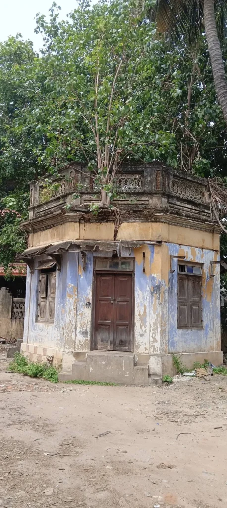 கலைவாணர் என்.எஸ்.கிருஷ்ணன் இல்லம் நினைவு இல்லமாக மாறுமா?
நாகர்கோவிலில் கலைவாணர் வீடு சிதிலமடைந்த நிலையில்
கலைவாணரின் வரலாற்று இல்லத்தை பாதுகாக்க கோரிக்கை
என்.எஸ்.கிருஷ்ணன் இல்லம் அரசு பாதுகாப்பு பெறுமா?