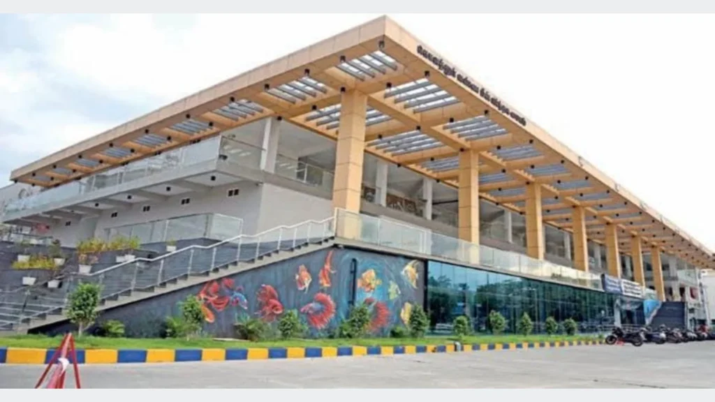 சென்னை கொளத்தூரில் அடிப்படை வசதிகள் இல்லாமல் செயல்பட முடியாத நிலையில் உள்ள வண்ண மீன் வர்த்தக மையம்